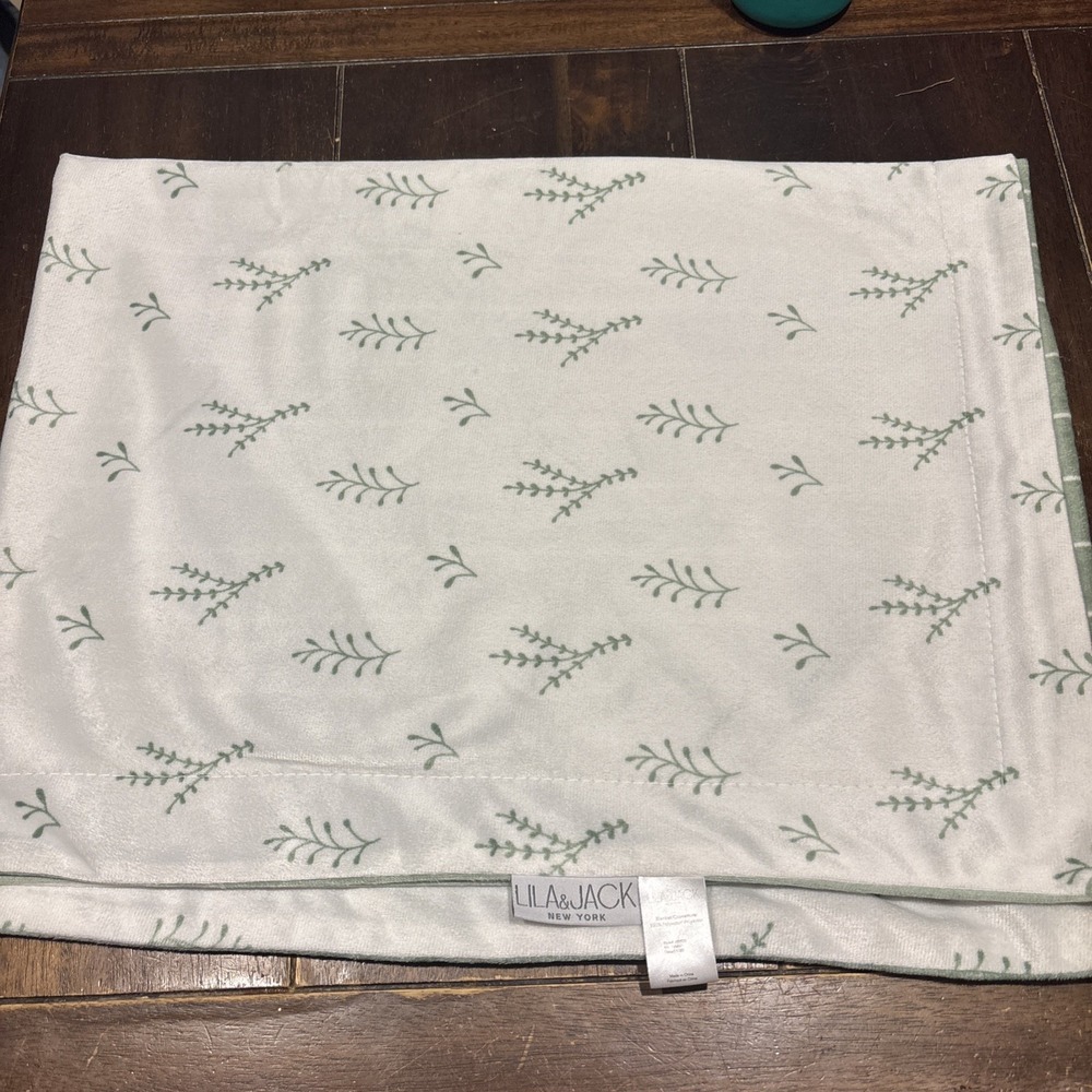 Lila & Jack Baby Blanket Reversible Green Leaves - White/Green Striped 40x30 - Picture 2 of 4